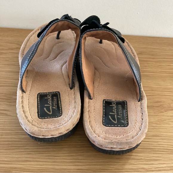 Clarks Size 11 Black Floral Thong Sandals - Picture 5 of 8